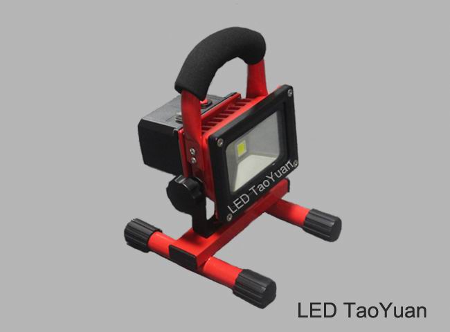 Rechargeable portable LED flood light 10W - Click Image to Close